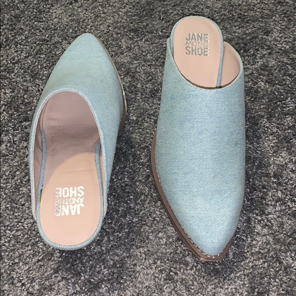 ‼️ SOLD ‼️Jane and the Shoe ADORABLE clogs 🖤 - Picture 2 of 5